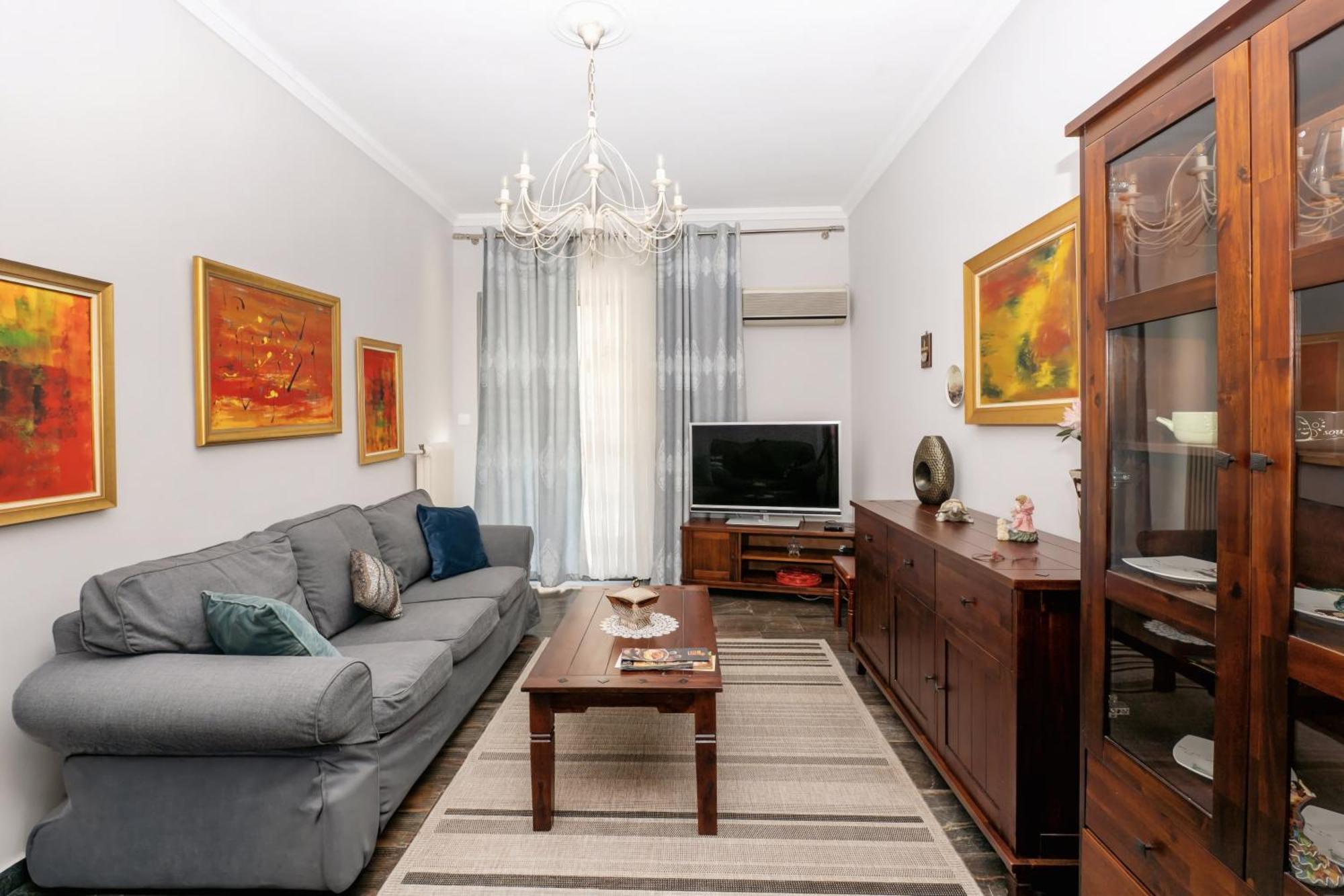 Charming & Authentic Gem - Walk To Port & Shops! Patras